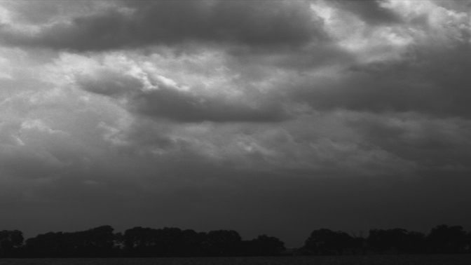 Cine Clouds - Horizon B&W_HD.jpg