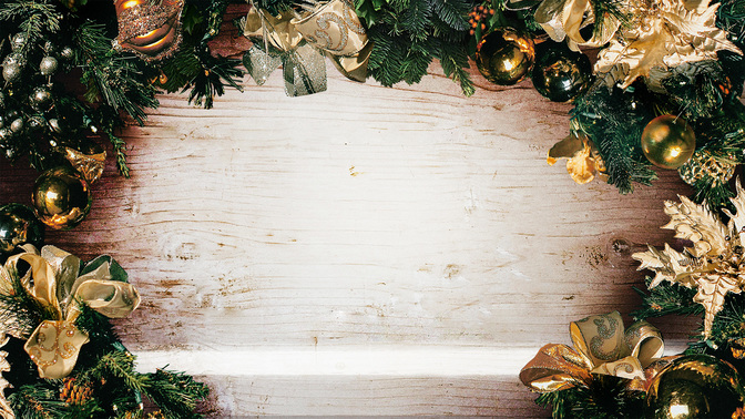 ChristmasWreath-God_Bless_WIDE-TITLE-3#preset=tg_title3.jpg