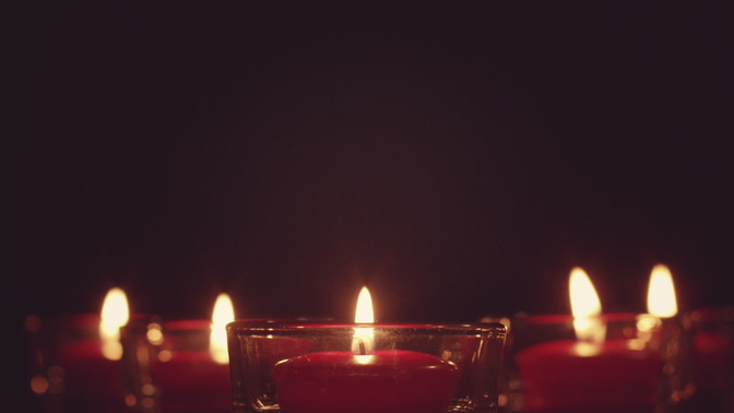 Red_Candles_Line_HD.jpg