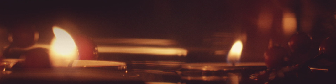 Red_Candles_Low_MS_1920x480.jpg